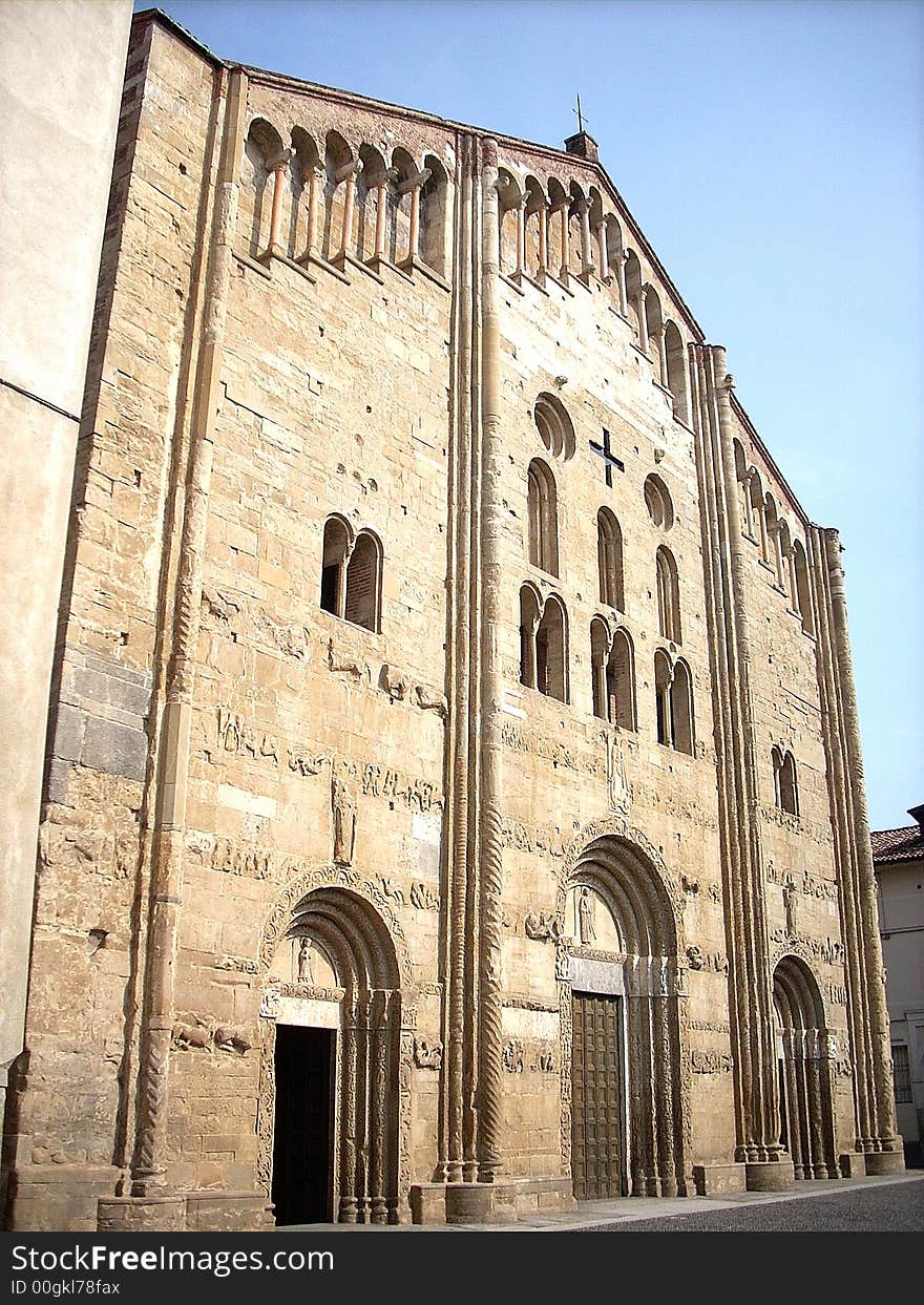 San Michele Maggiore (St. Michael) is an outstanding example of Lombard-Romanesque church architecture in Lombardy. It is located on the site of a pre-existing Lombard church, which the lower part of the campanile belongs to. Destroyed in 1004, the church was rebuilt from around the end of the 11th century (including the crypt, the transept and the choir), and finished in 1155. It is characterized by an extensive use of sandstone and by a very long transept, provided with a façade and an apse of its own. In the church the Emperor Frederick Barbarossa was incoronated in 1155. San Michele Maggiore (St. Michael) is an outstanding example of Lombard-Romanesque church architecture in Lombardy. It is located on the site of a pre-existing Lombard church, which the lower part of the campanile belongs to. Destroyed in 1004, the church was rebuilt from around the end of the 11th century (including the crypt, the transept and the choir), and finished in 1155. It is characterized by an extensive use of sandstone and by a very long transept, provided with a façade and an apse of its own. In the church the Emperor Frederick Barbarossa was incoronated in 1155.