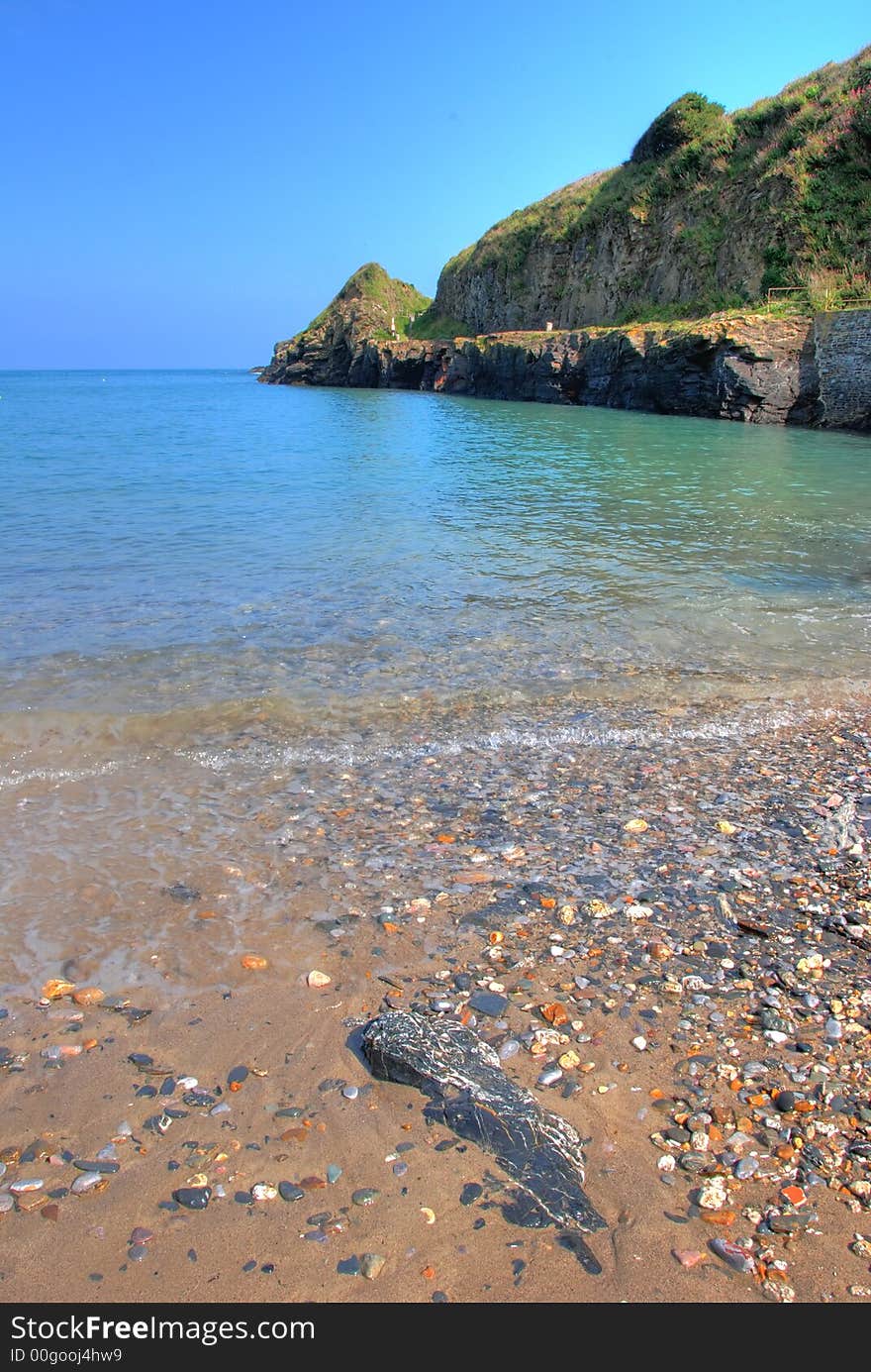 Rocky shore in Port Isaak, Cornwall, UK