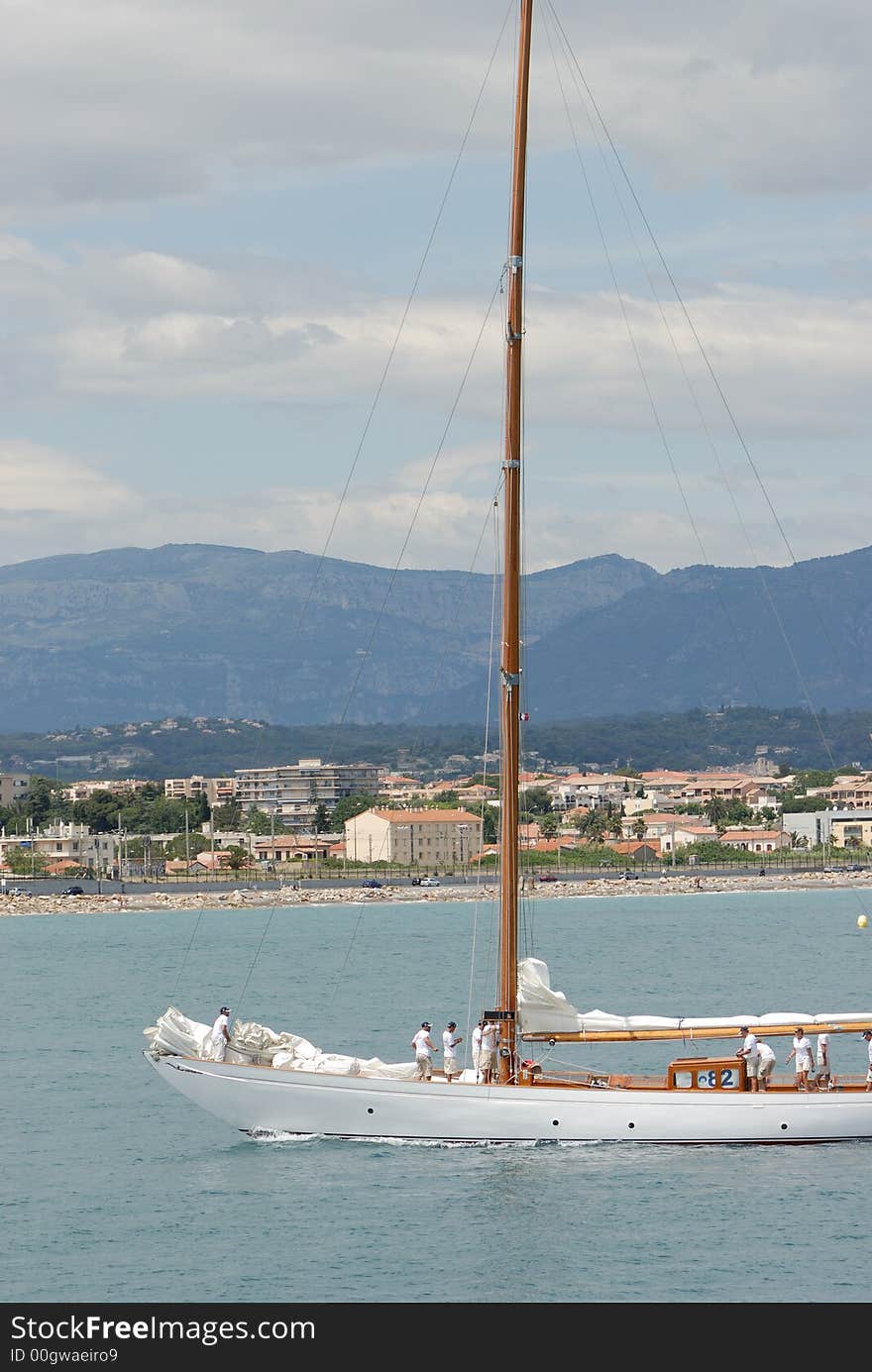 The Antibes ships races