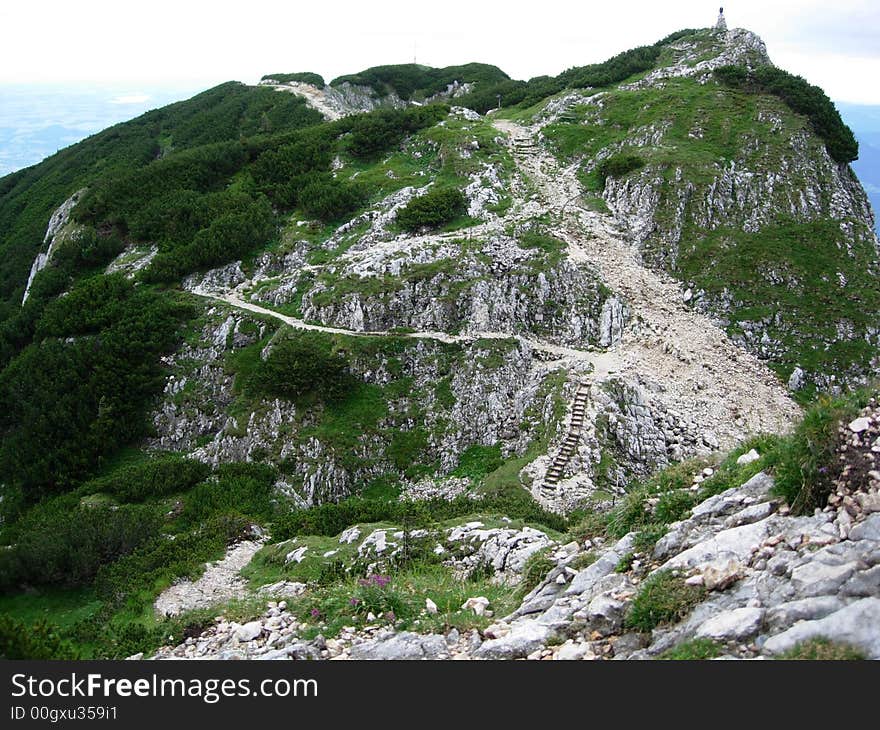 A beautiful way to hiking. A beautiful way to hiking