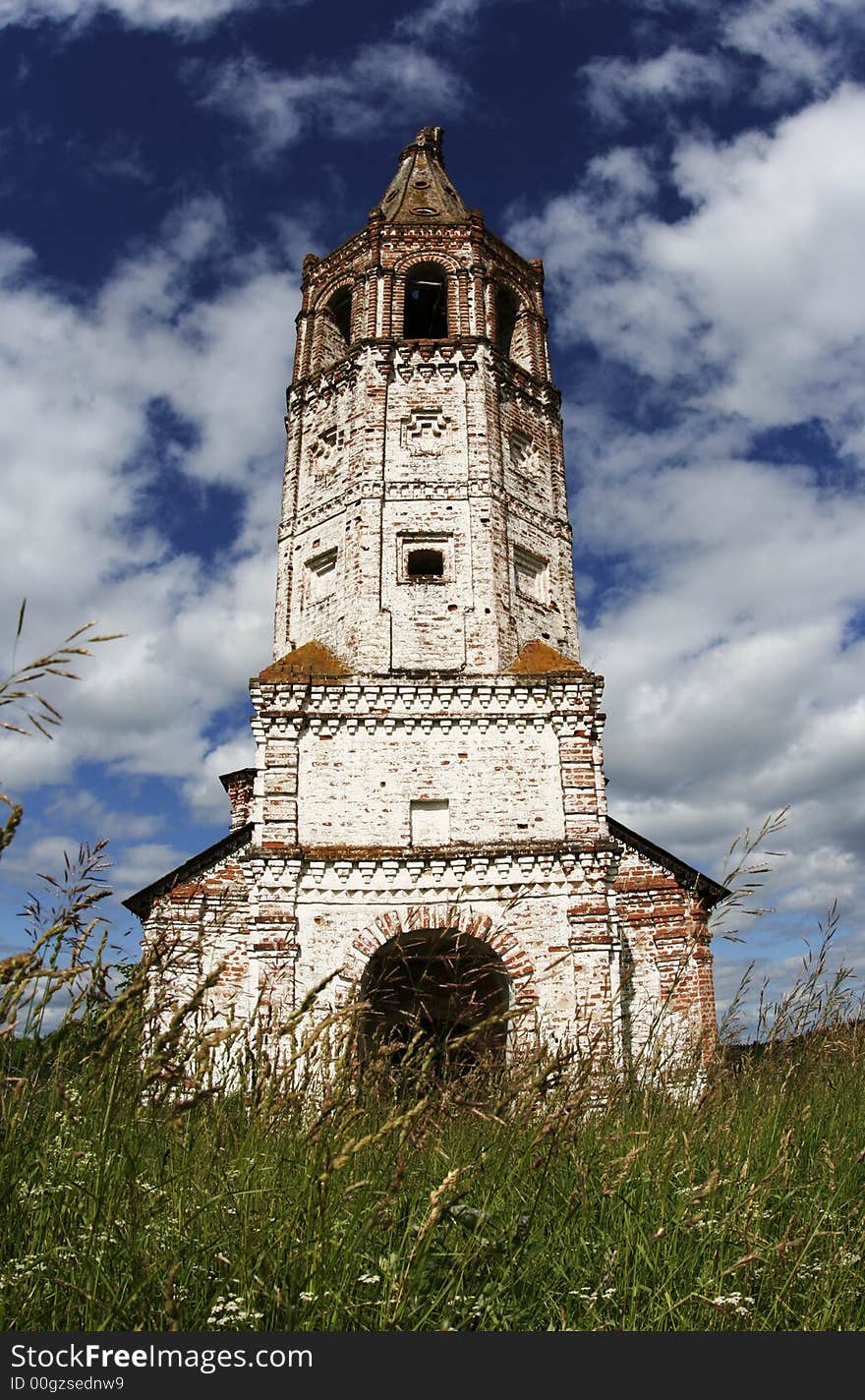 Deserted church in Suzdal