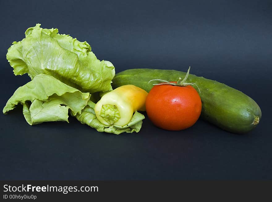 Vegetable retirement,tomato,cucumber,salad,green pepper. Vegetable retirement,tomato,cucumber,salad,green pepper