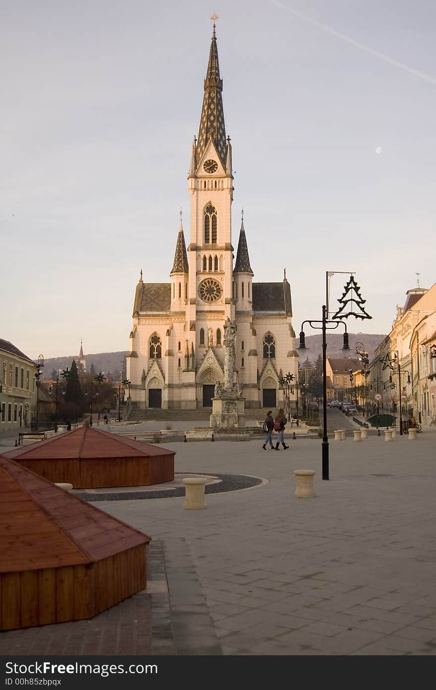 Chiesa Ungherese sulla piazza principale piccolo Paese. Chiesa Ungherese sulla piazza principale piccolo Paese.