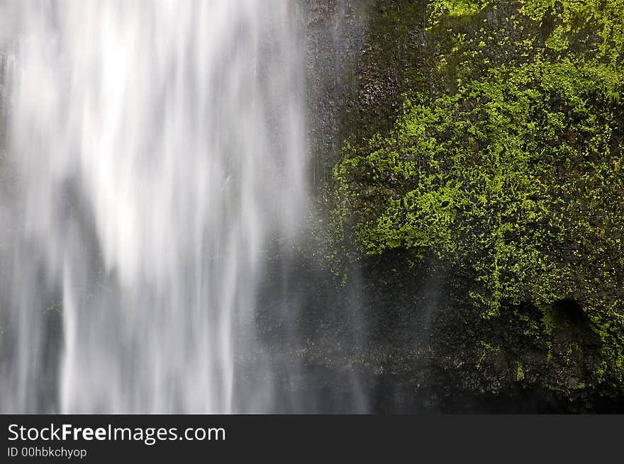 Waterfall from the northwest with contrasting colors. Waterfall from the northwest with contrasting colors.