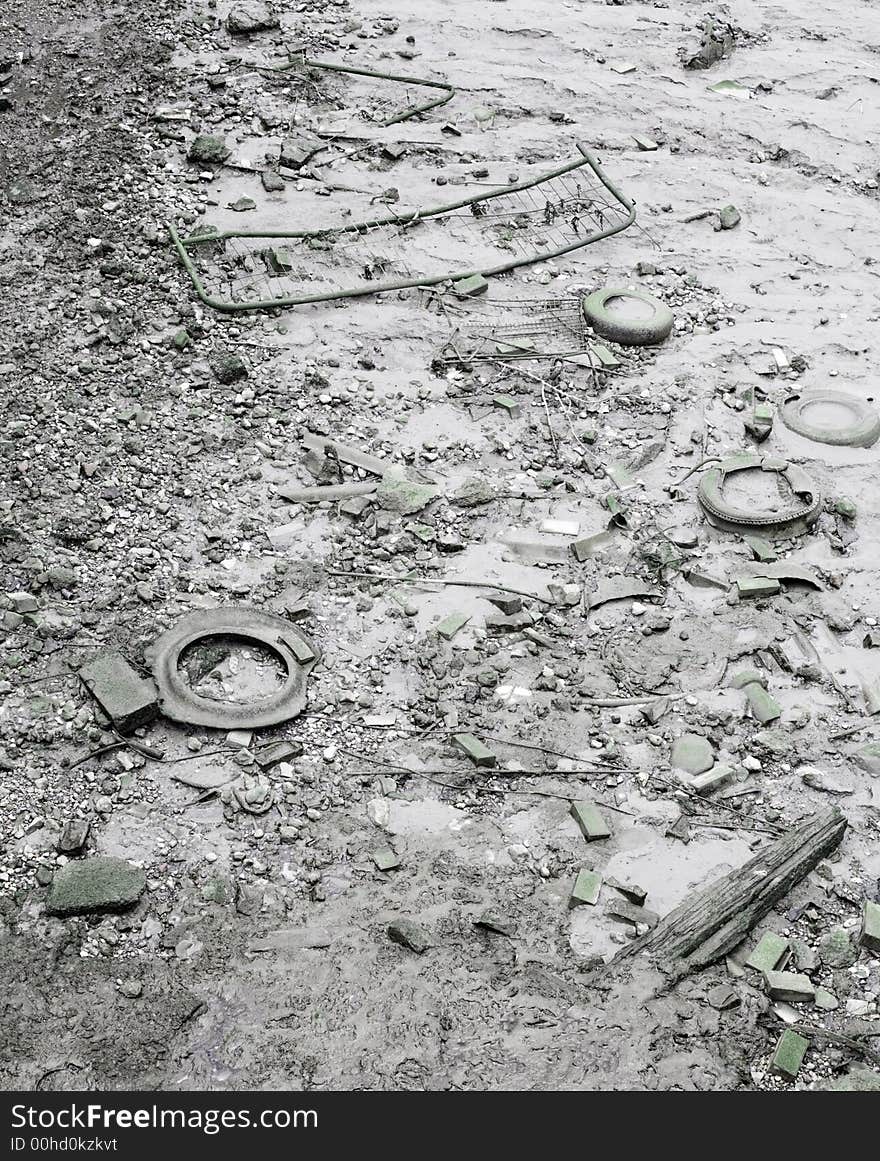 Rubbish on the river thames