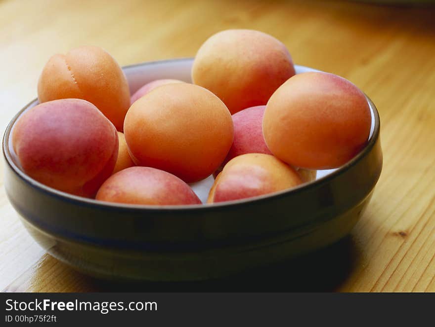 Apricot fruits 3