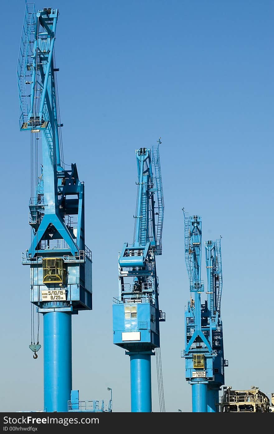 Three Crane