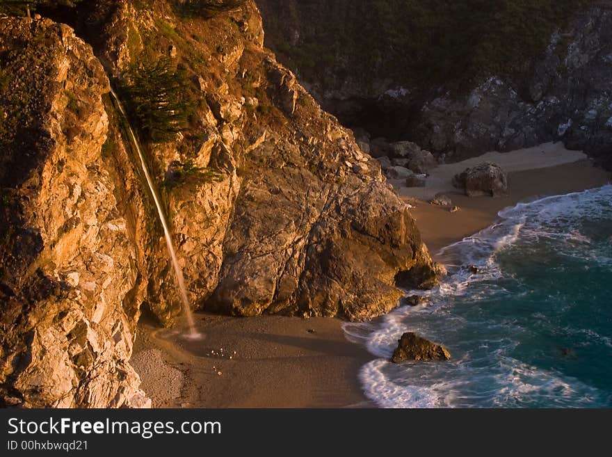 McWay Falls, Julia Pfeifer Burns State Park near Big Sur, California