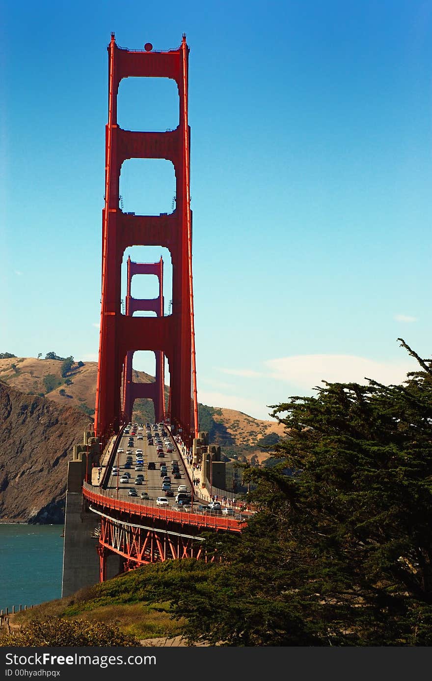 Golden Gate bridge with cars going to and from San Francisco