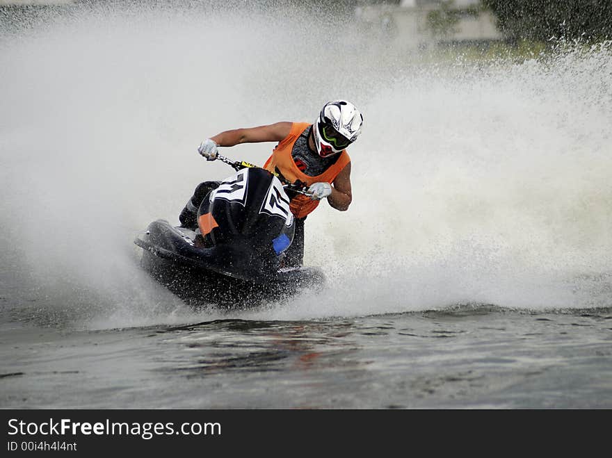 Hight-speed jetski4