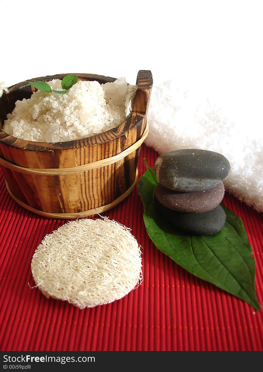 Spa essential (pyramid of stones and washtub with bath salt)