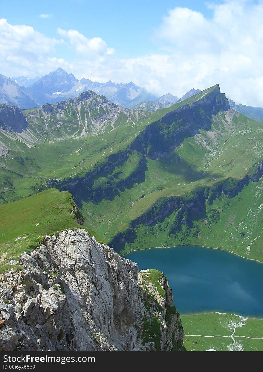 A beautiful way to hike. A beautiful way to hike