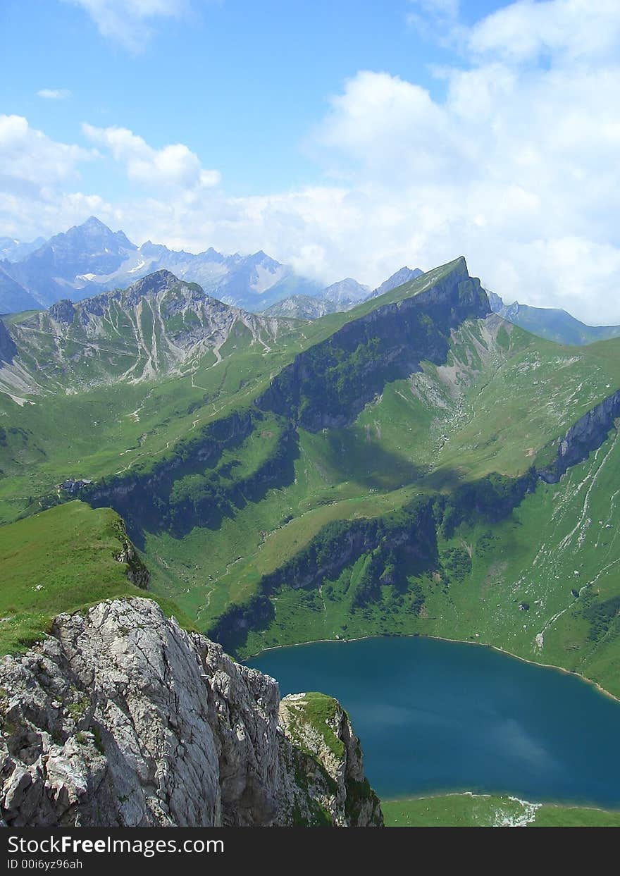 A beautiful way to hike. A beautiful way to hike