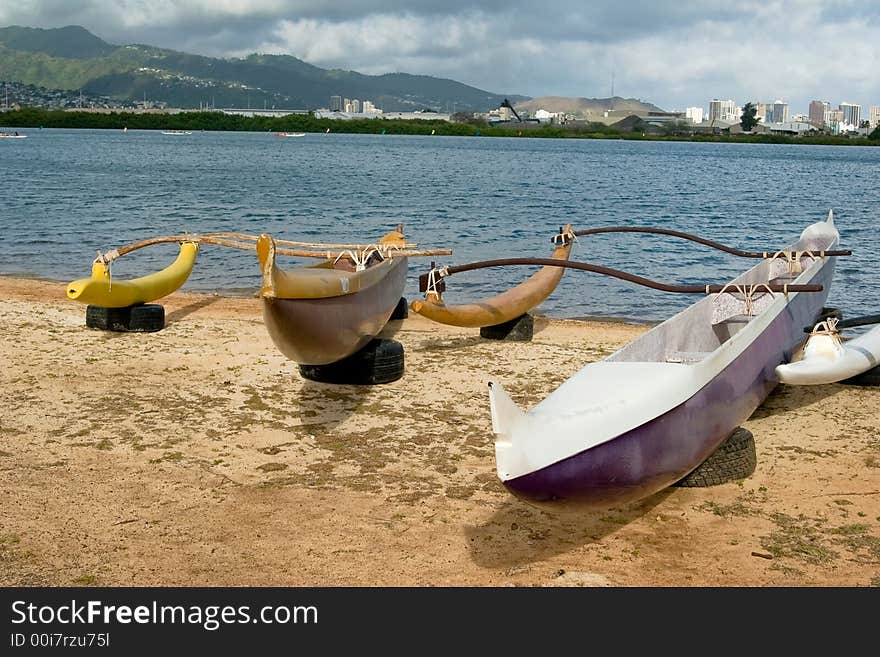 Double Hull Canoes