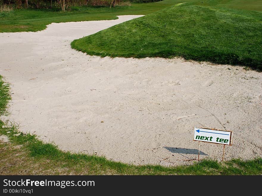 Golf bunker