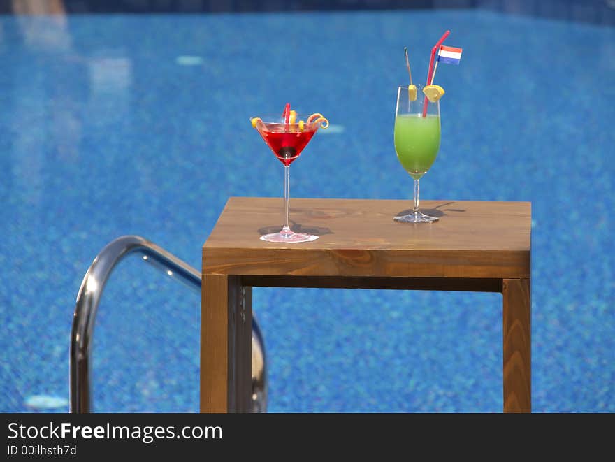 Swimming pool and cocktail at the hotel exterior