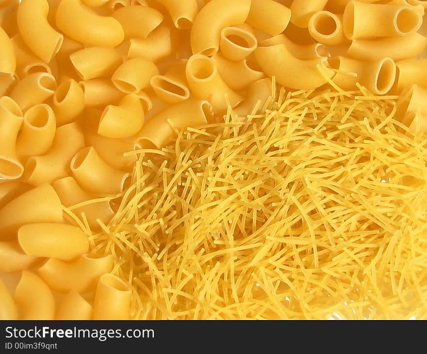 Uncooked macaroni pasta