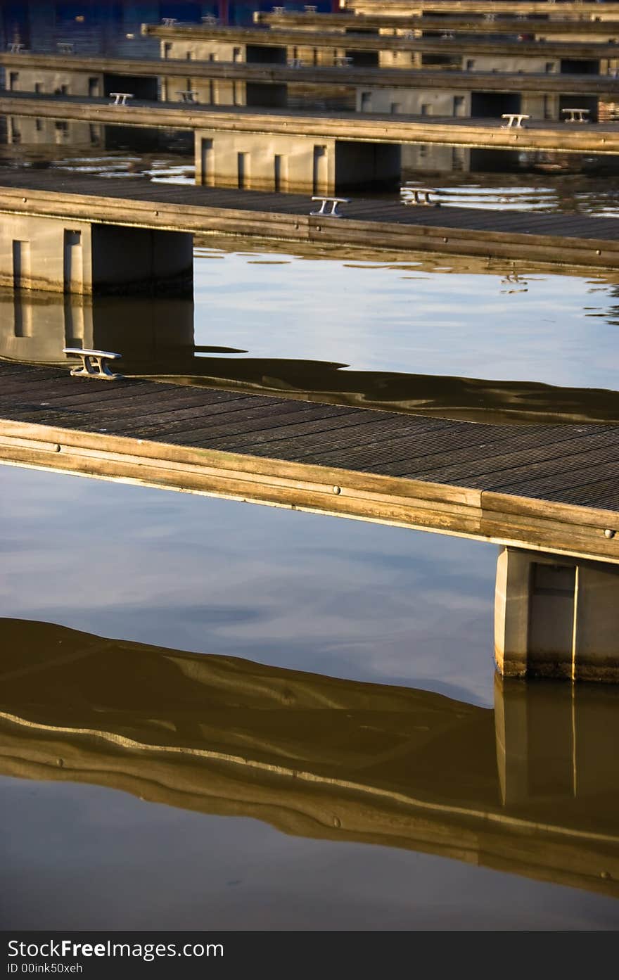 Mooring points on the Avon forming an attractive repeating pattern. Mooring points on the Avon forming an attractive repeating pattern.