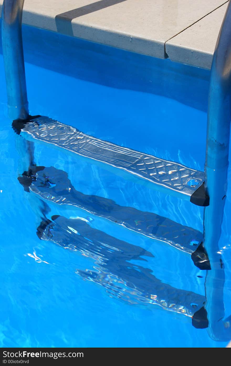 Pool ladder