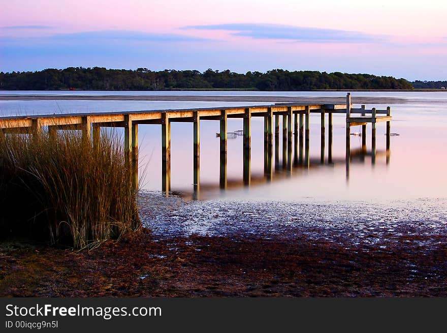 Photo of a ocean in the evening.