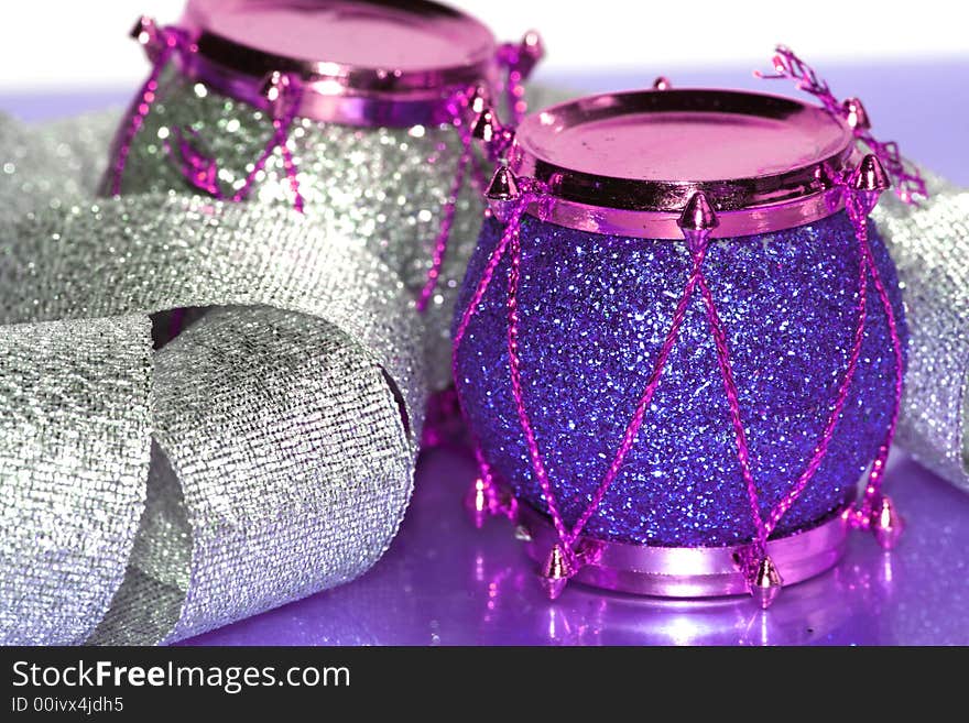 Christmas decoration drum with silver ribbon