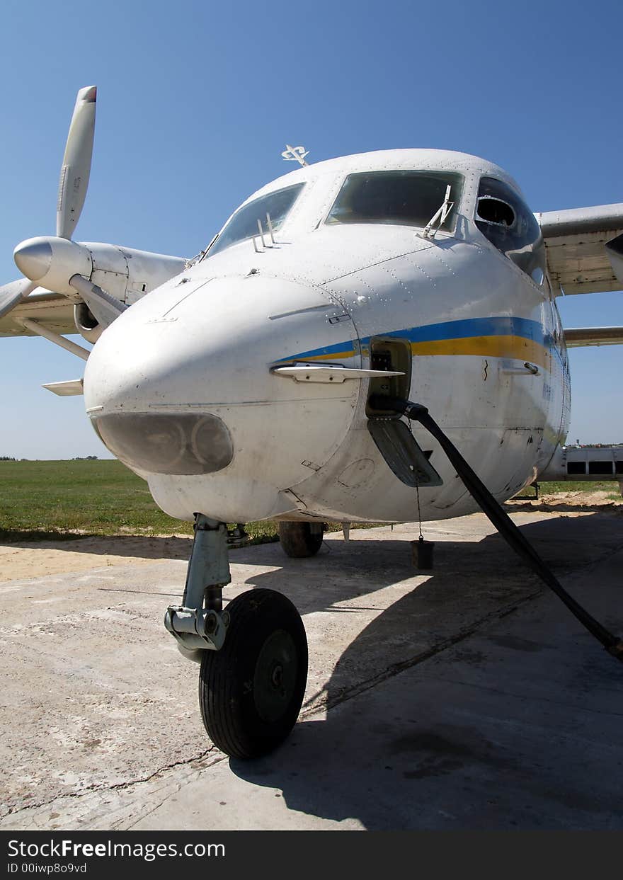 Refueling plane