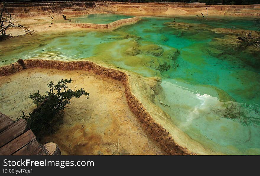 Situated in the north-west of Sichaun Province, the Huanglong valley is made up of snow-capped peaks and the easternmost of all the Chinese glaciers. In addition to its mountain landscape, diverse forest ecosystems can be found, as well as spectacular limestone formations, waterfalls and hot springs. The area also has a population of endangered animals, including the giant panda and the Sichuan golden snub-nosed monkey.   Huanglong was desinated as World Heritage Site by UNESCO in 1992. Situated in the north-west of Sichaun Province, the Huanglong valley is made up of snow-capped peaks and the easternmost of all the Chinese glaciers. In addition to its mountain landscape, diverse forest ecosystems can be found, as well as spectacular limestone formations, waterfalls and hot springs. The area also has a population of endangered animals, including the giant panda and the Sichuan golden snub-nosed monkey.   Huanglong was desinated as World Heritage Site by UNESCO in 1992