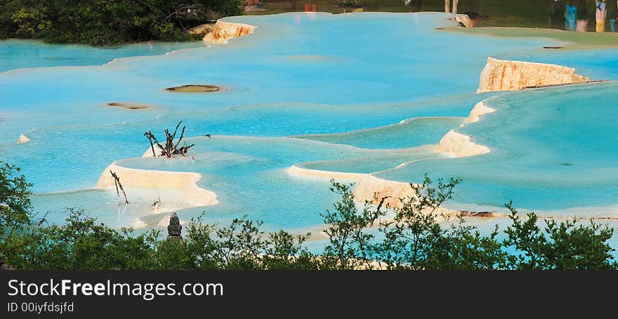 In the north-west of Sichaun Province, the Huanglong valley.Designated as a World Heritage Site by UNESCO. In the north-west of Sichaun Province, the Huanglong valley.Designated as a World Heritage Site by UNESCO.