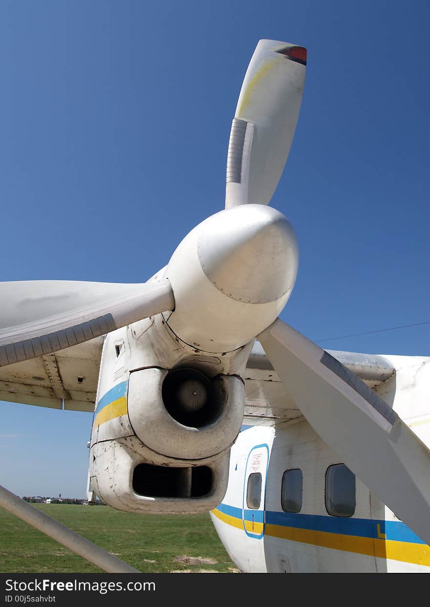 The An-28 prop and engine