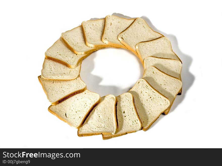 Many slices of sandwich bread in circle