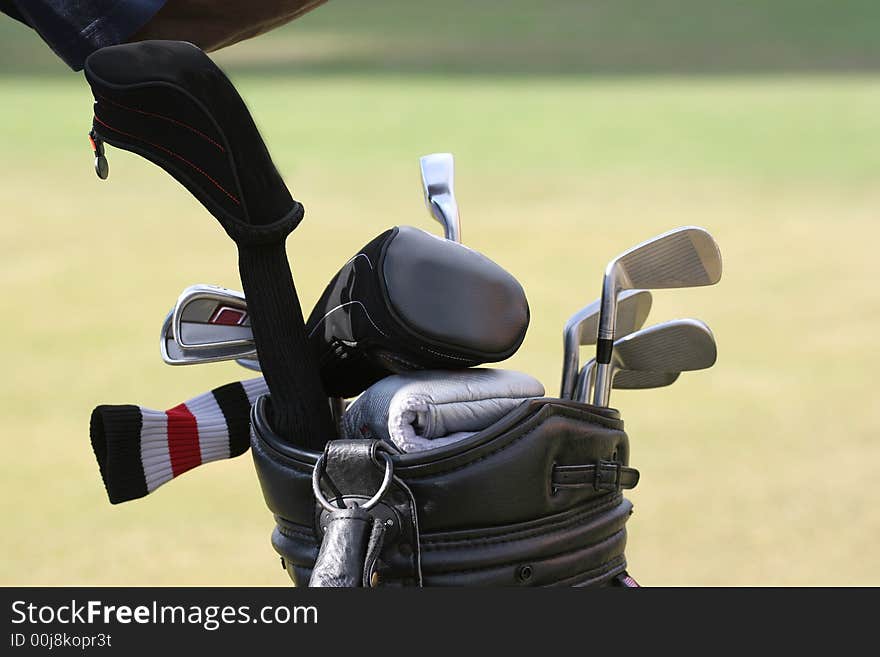 Golf bag and set of clubs