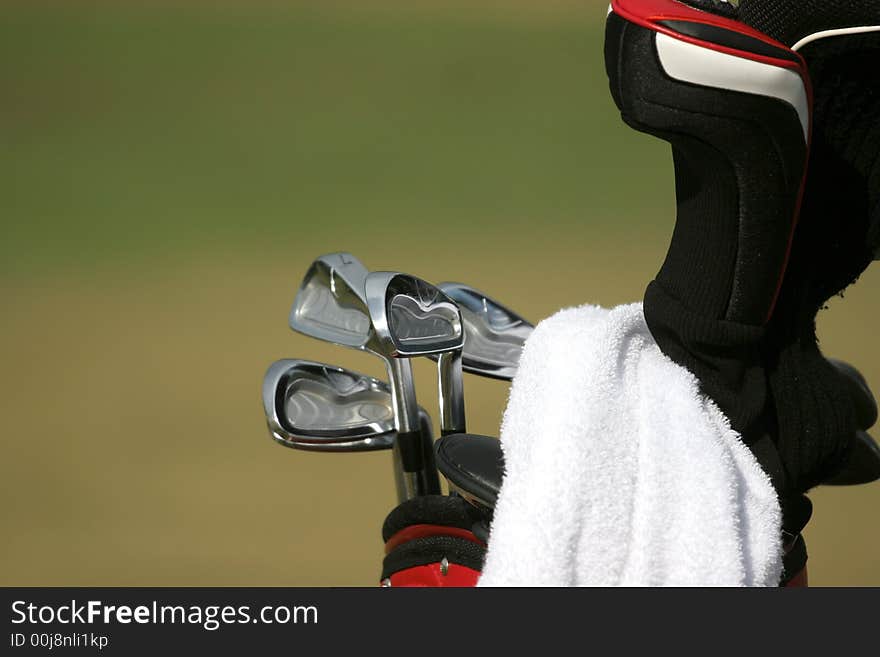 Golf bag and set of clubs