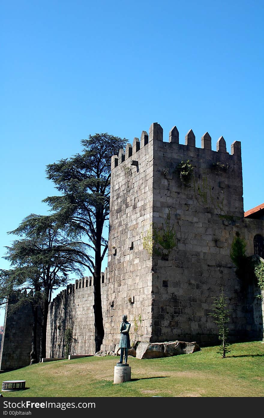 A castle ruine in the city of