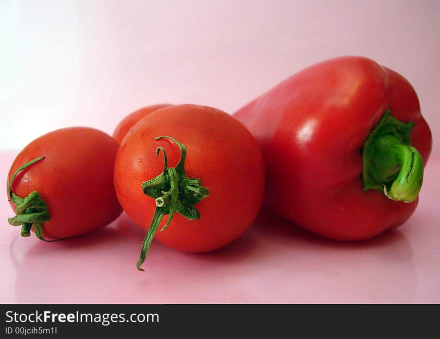 Tomatoes and red pepper