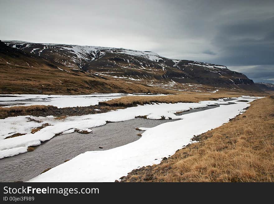 River and mountains in Iceland