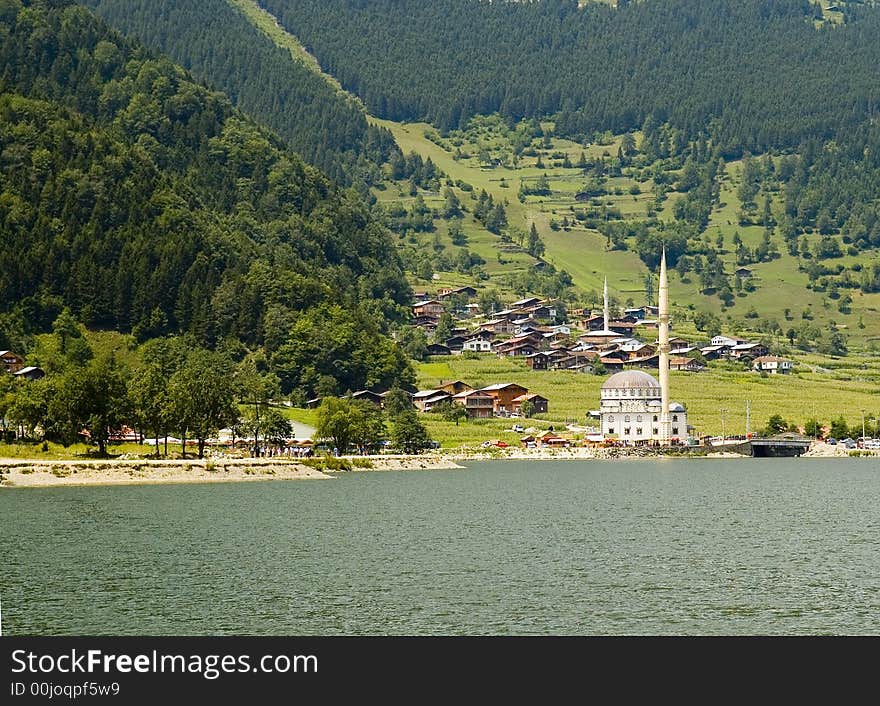 Ozungul lake