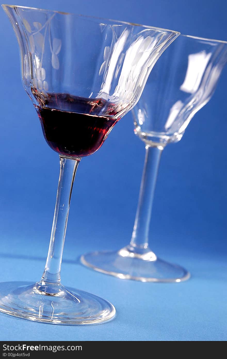 Photo of shining wine glasses