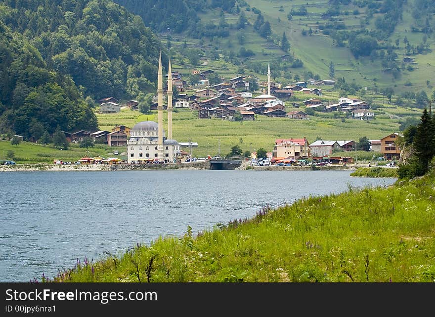 Ozungul lake