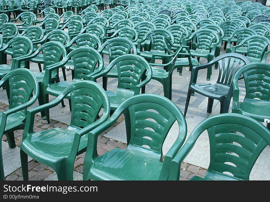 A lot of chairs with no one sitting on