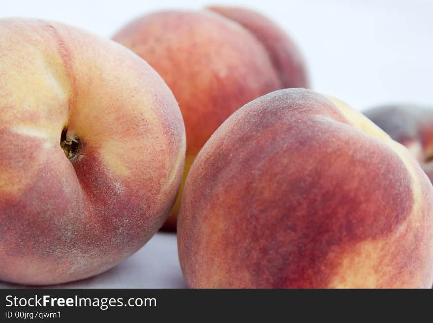 Tasty fruit collection with strawberry, kiwi en peaches