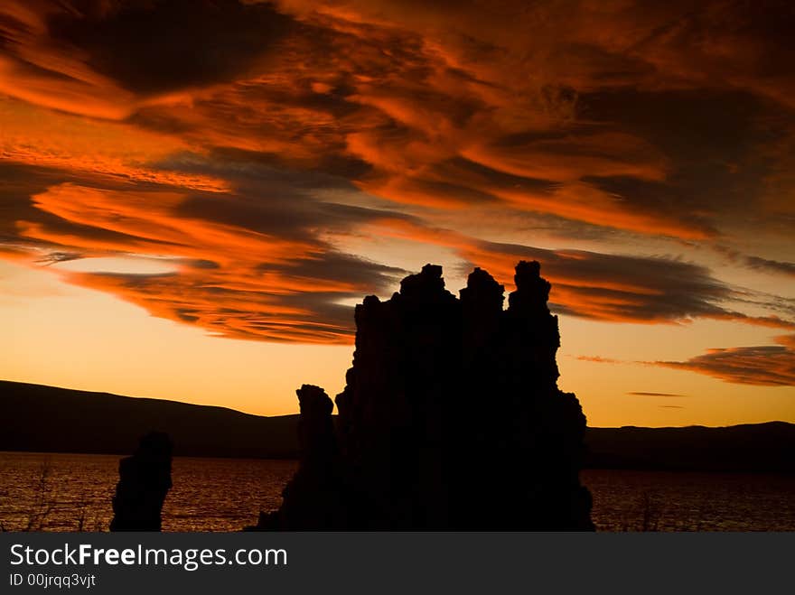 Mono Lake Sunset Rock Formatio