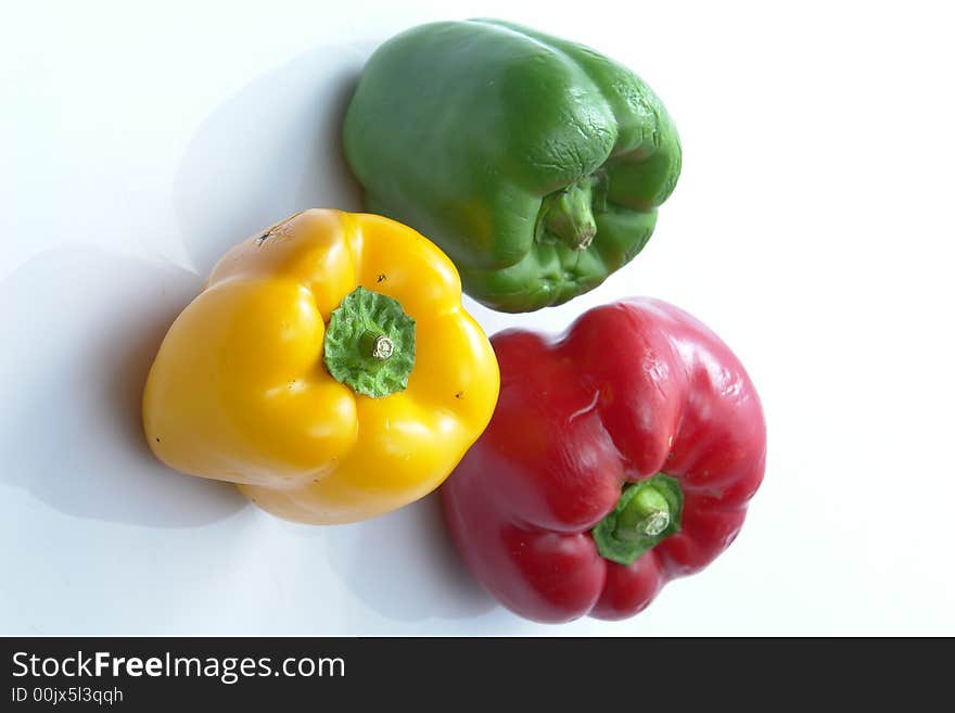 Green, red & yellow capsicum