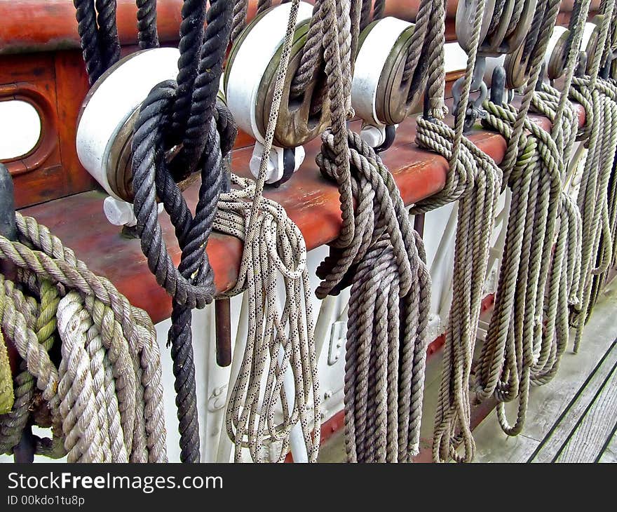 Sailship ropes