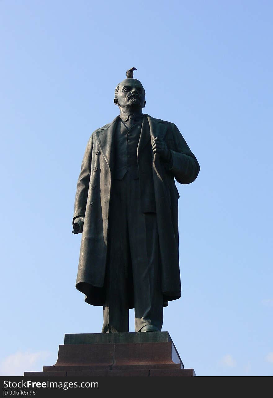 Monument Lenin