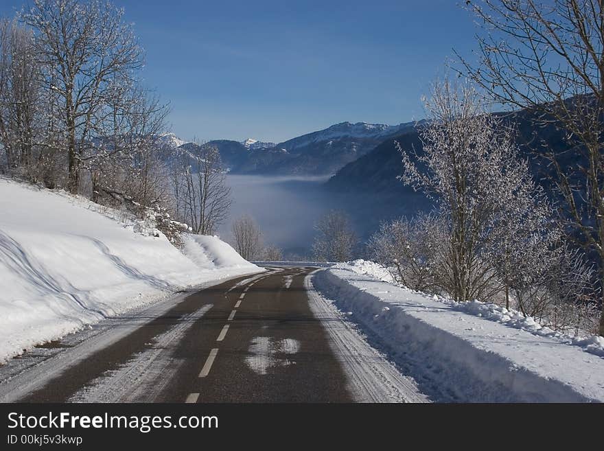 Mountain road snow-covered