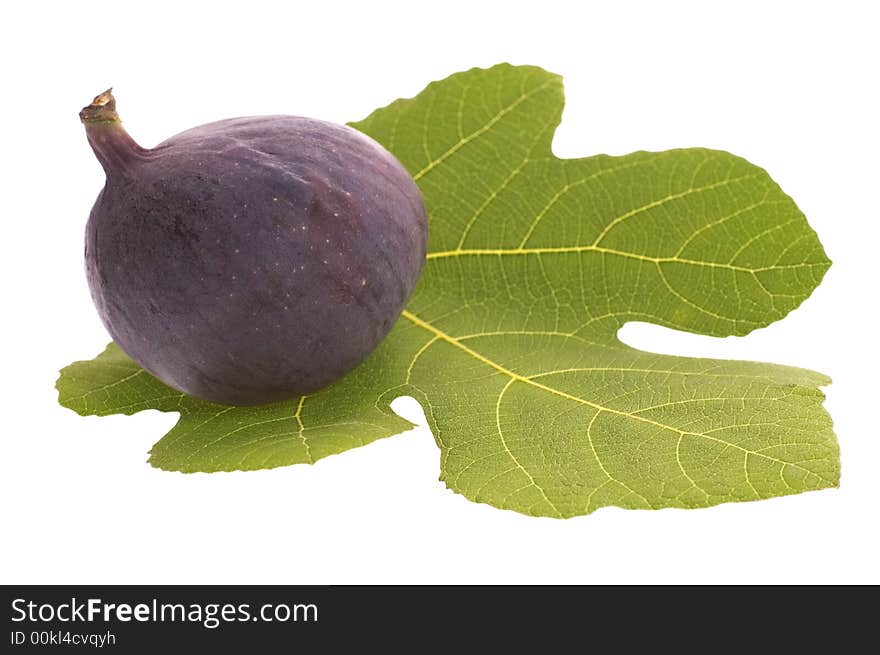 Fresh figs. fruits and leaf isolated on the white background