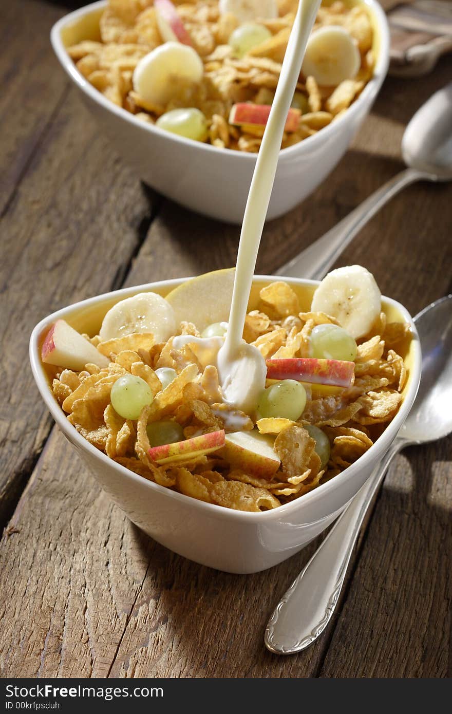 Corn flakes with fruits