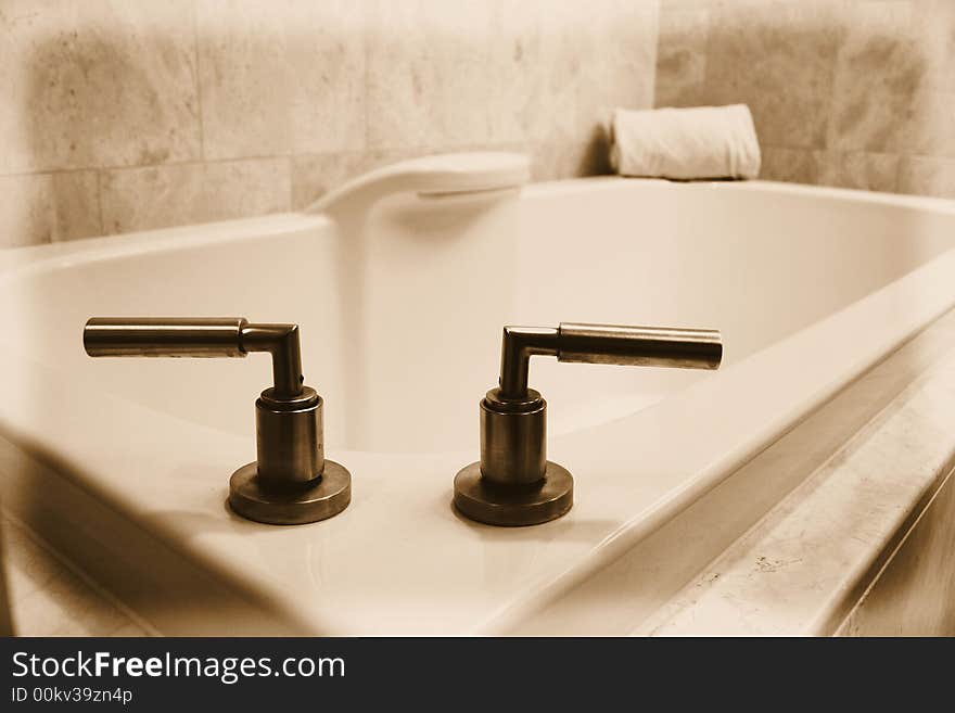 Simple White Bathtub in Modern Home Bathroom