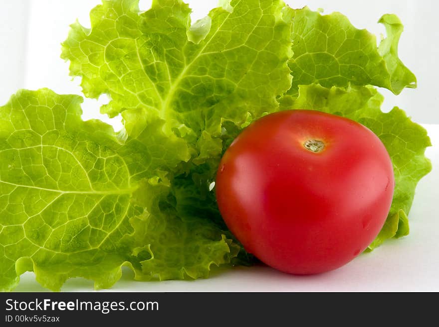 Tomato and lettuce salad