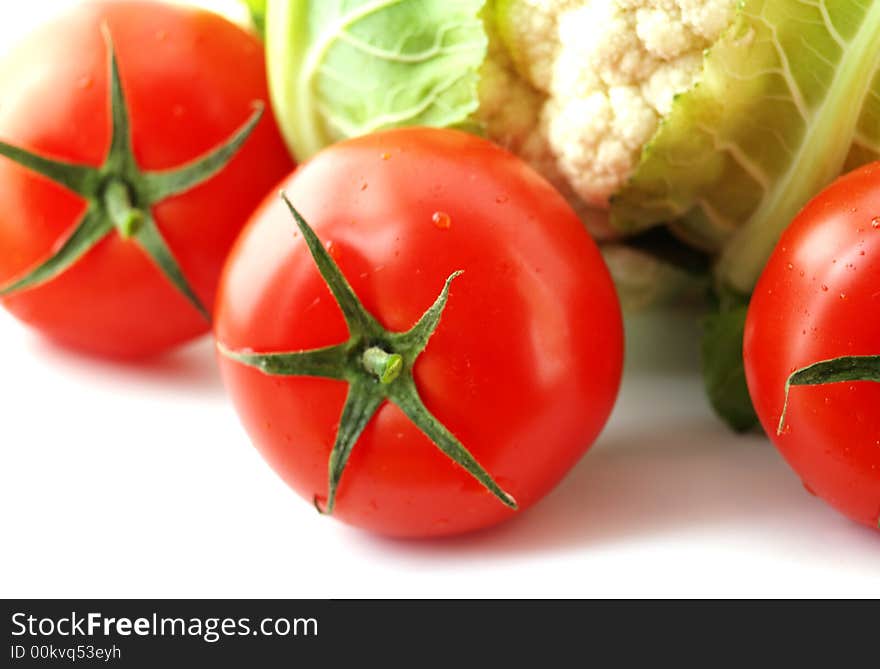 Cauliflower with tomatoes